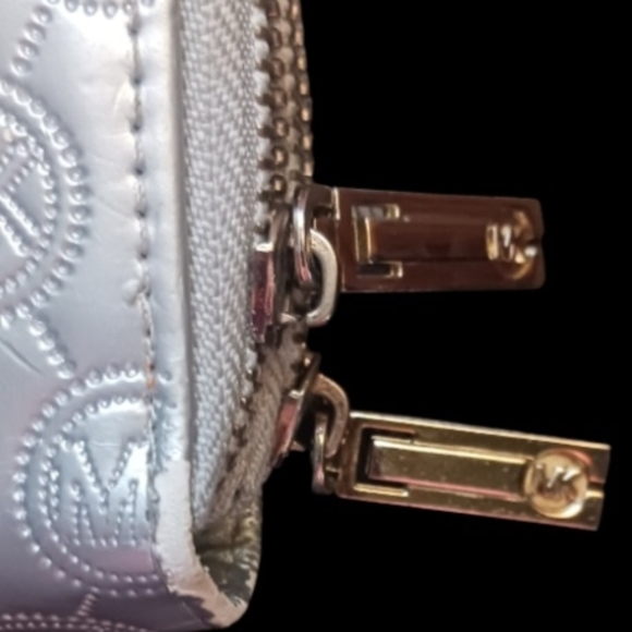 Michael Kors Womens Wallet - Picture 4 of 5